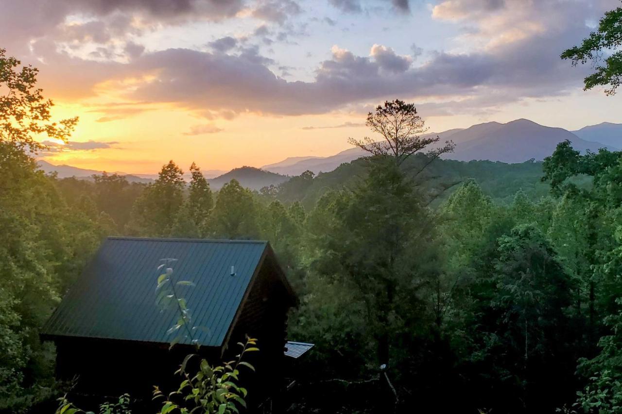 Cozy Cabin With Mountain Views Near Skylift Park! Gatlinburg Exterior photo