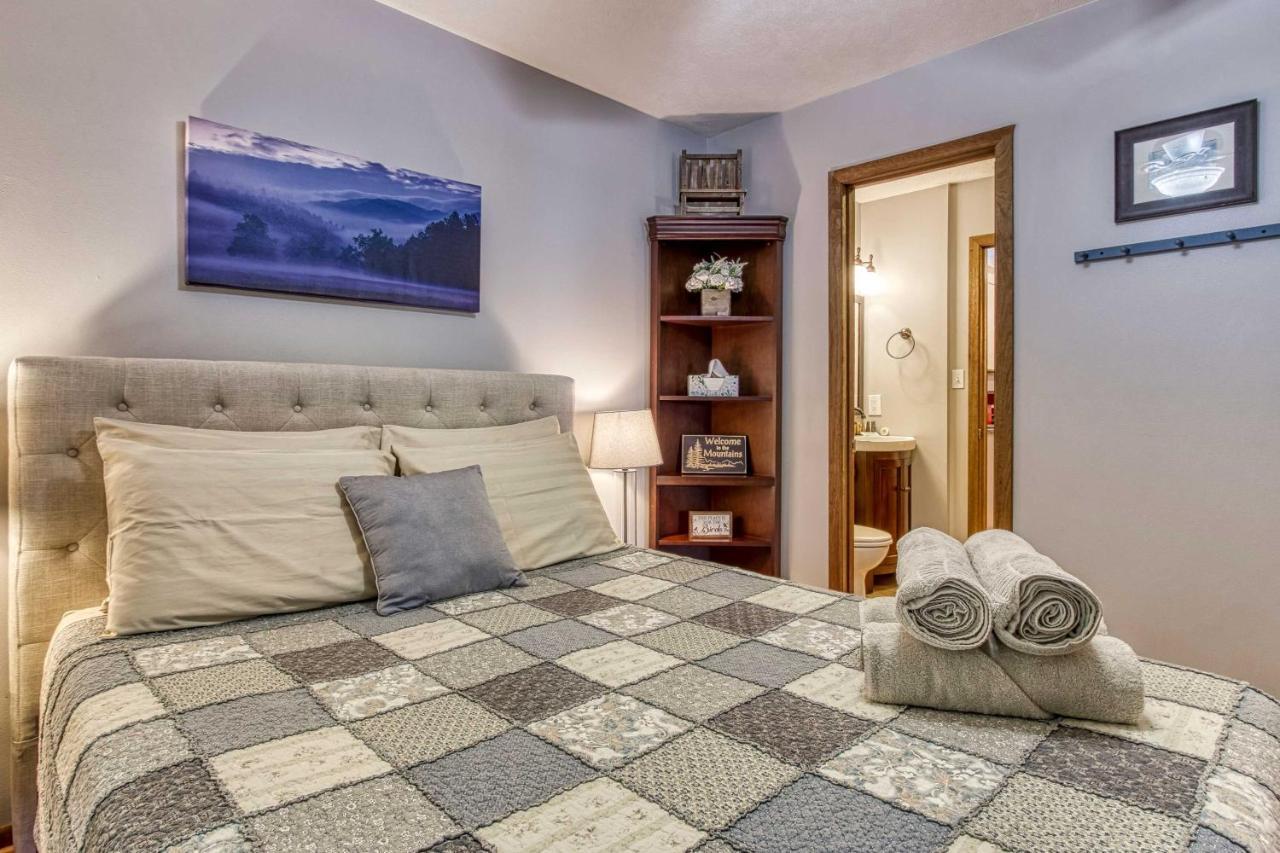 Cozy Cabin With Mountain Views Near Skylift Park! Gatlinburg Exterior photo