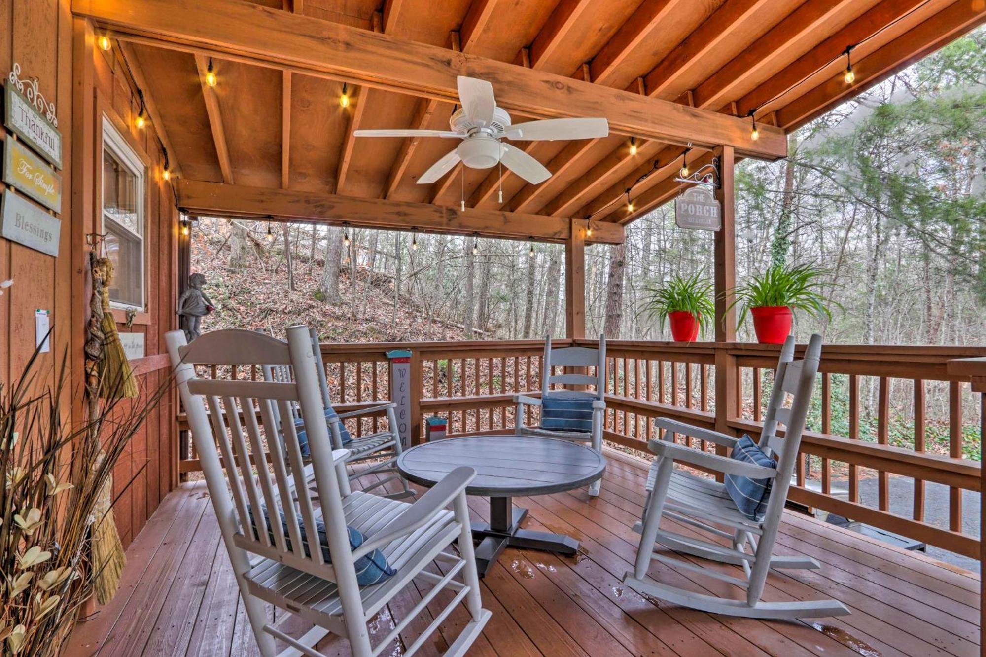 Cozy Cabin With Mountain Views Near Skylift Park! Gatlinburg Exterior photo